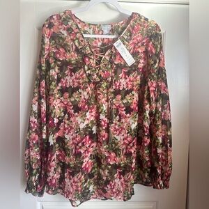 Gorgeous NWT Chicos blouse